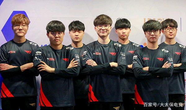 她的坚持与 她的坚持与